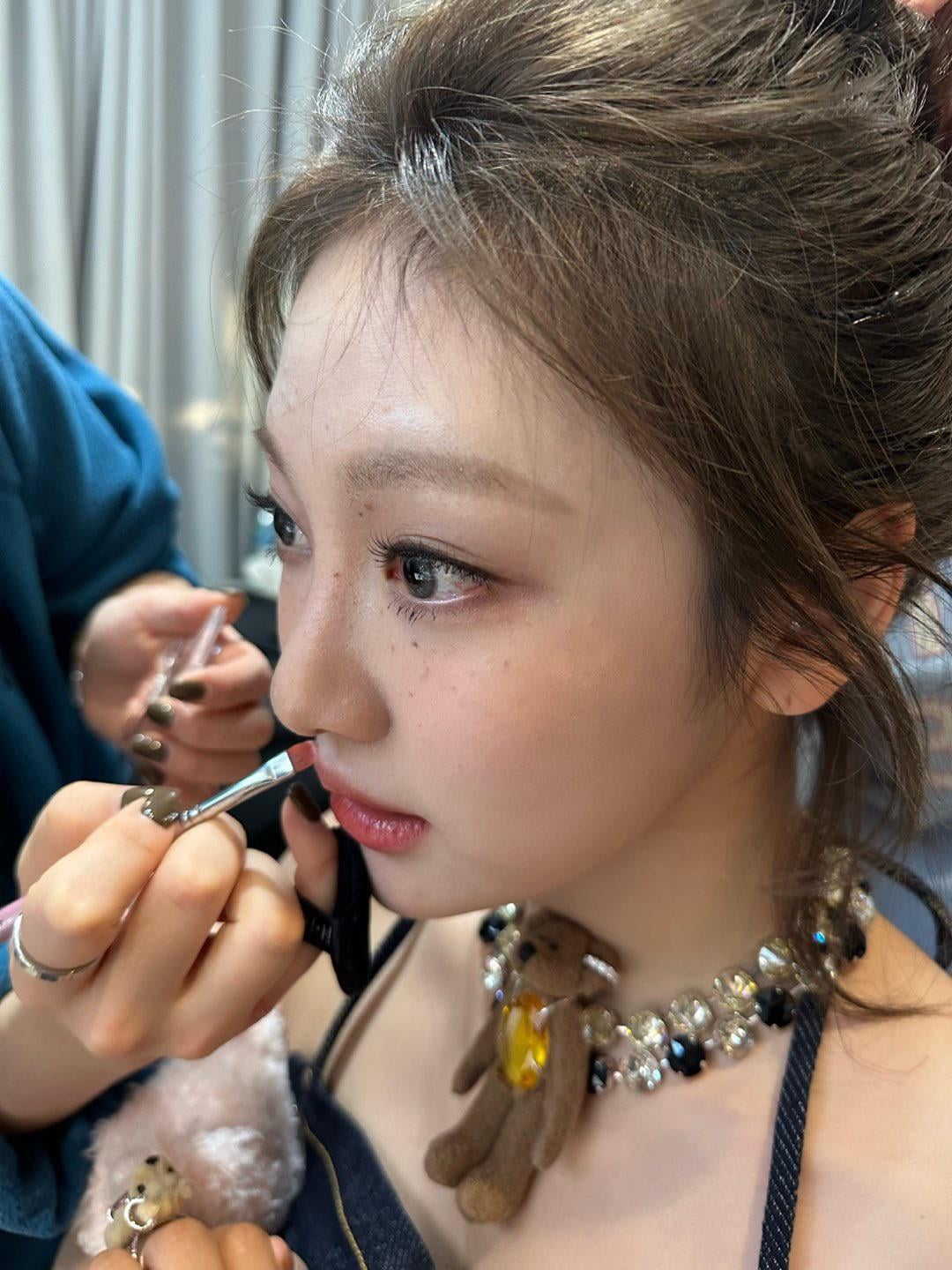 230302 aespa Twitter Update with Ningning - Thanks Vogue 👁️