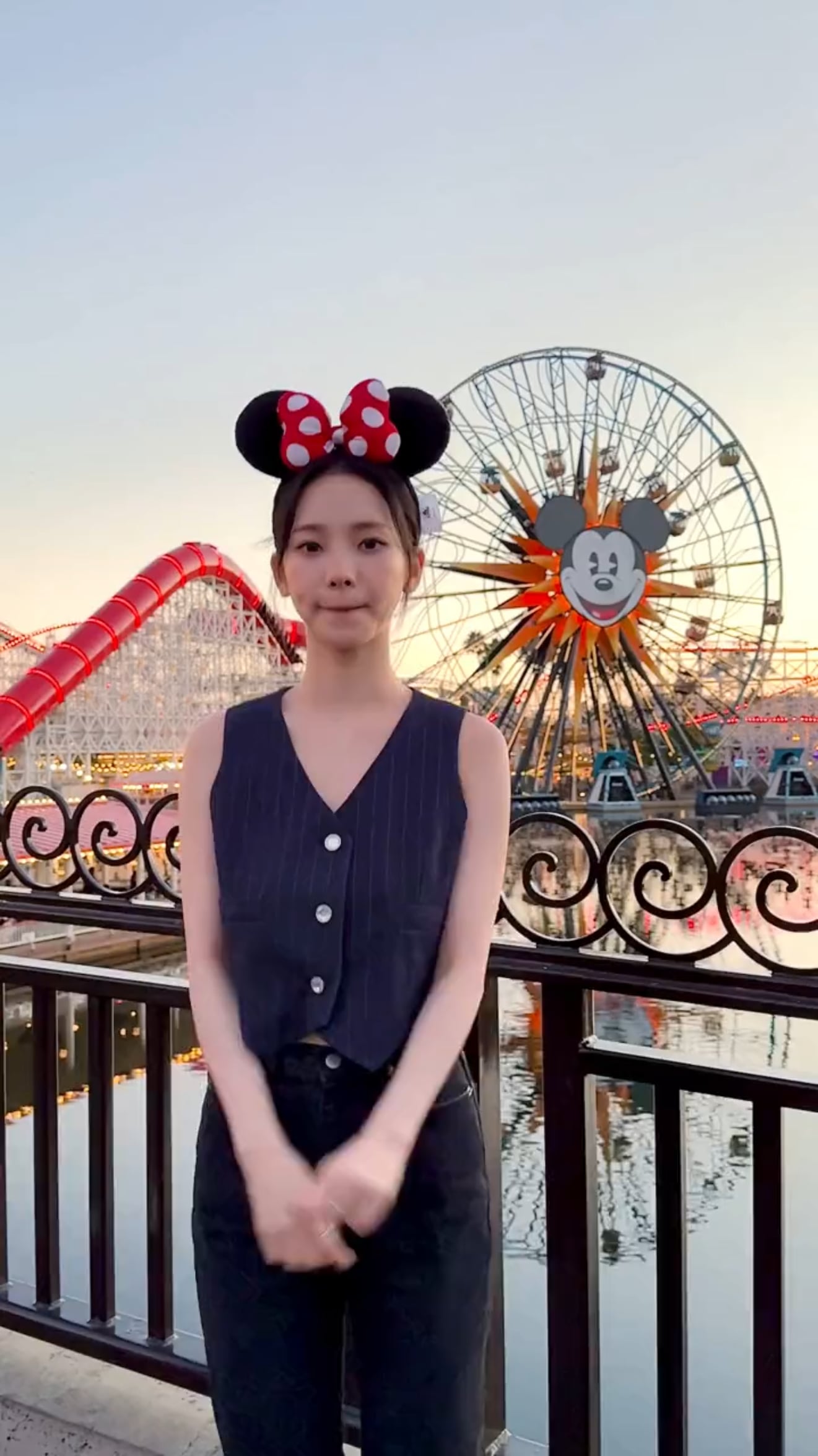 230819 aespa TikTok Update with Karina - #KARINA big girl making money 💸💙