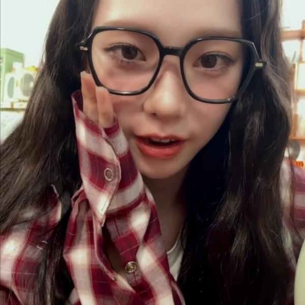 230809 aespa TikTok update with Karina