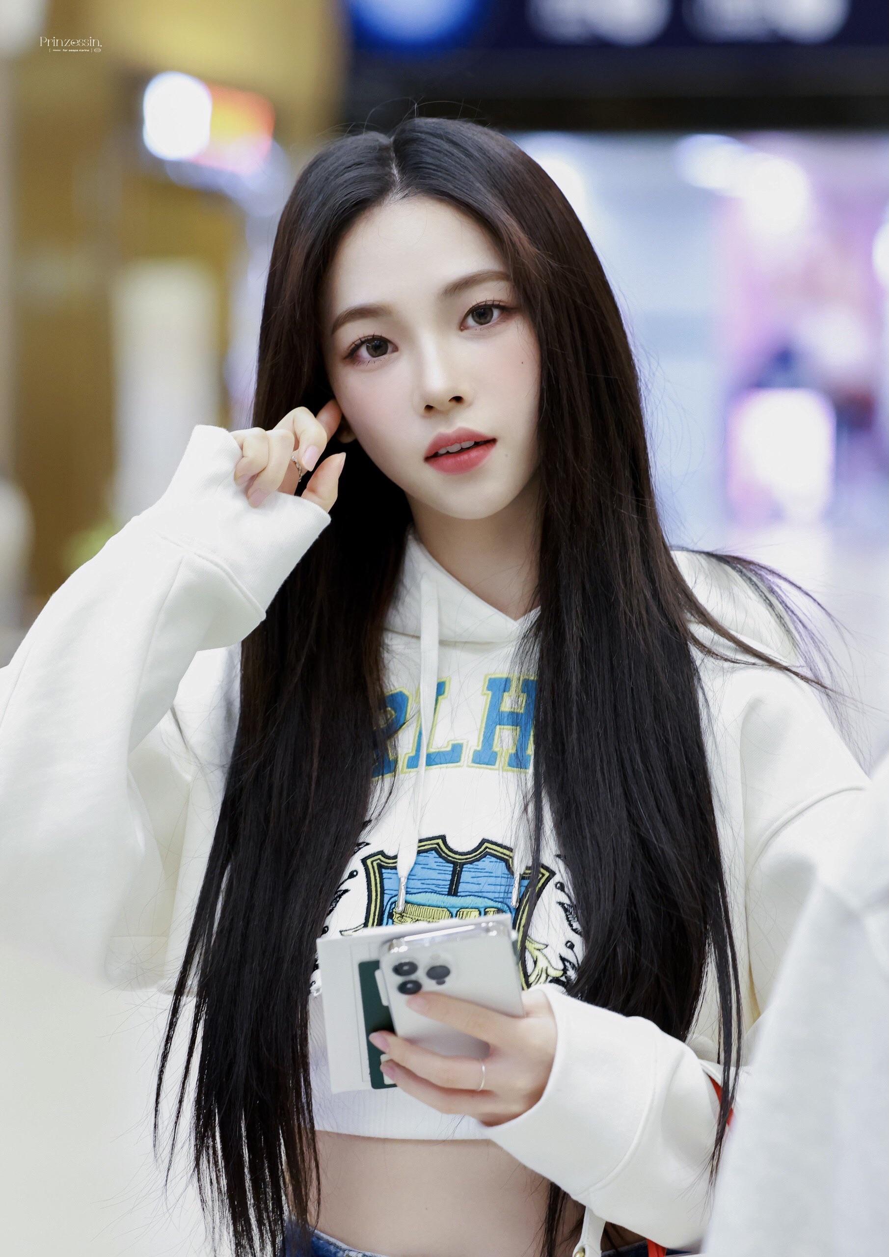 230314 Karina