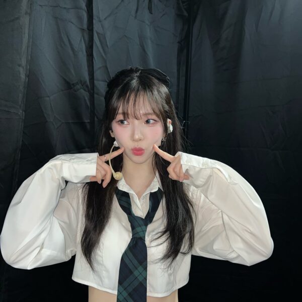 230403 aespa Twitter Update with Karina