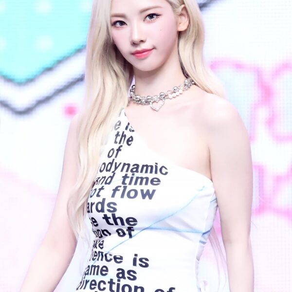230526 aespa - Spicy (230520 Show! Music Core Stage Pics)