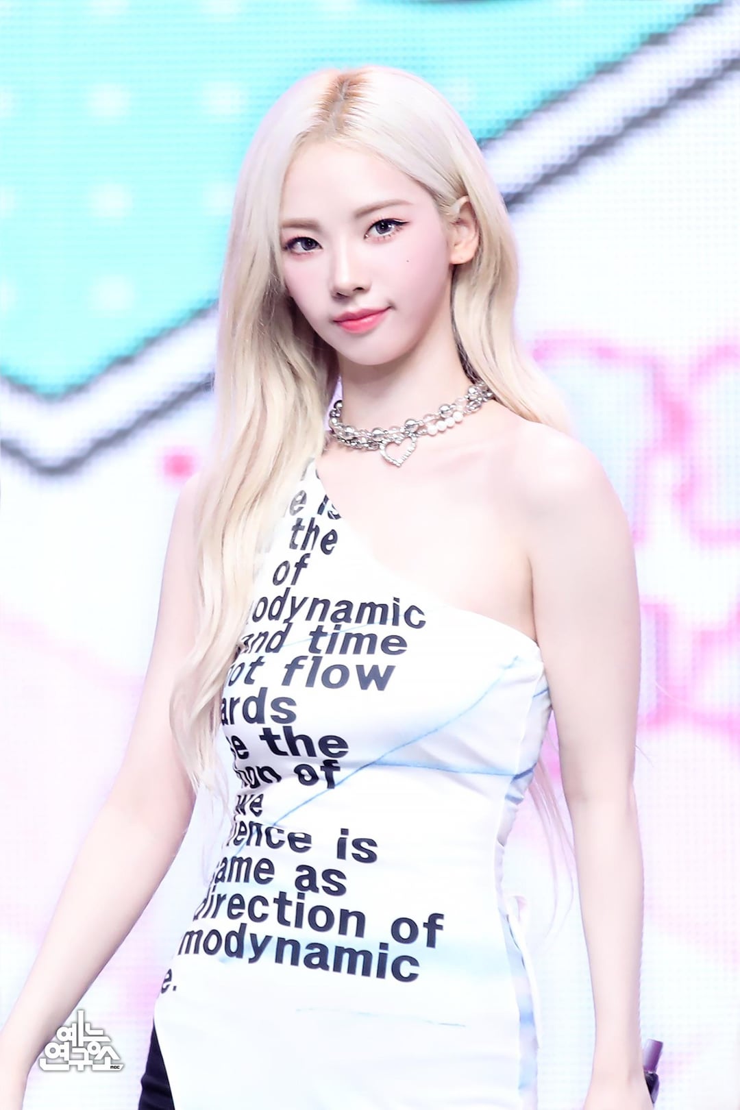 230526 aespa - Spicy (230520 Show! Music Core Stage Pics)