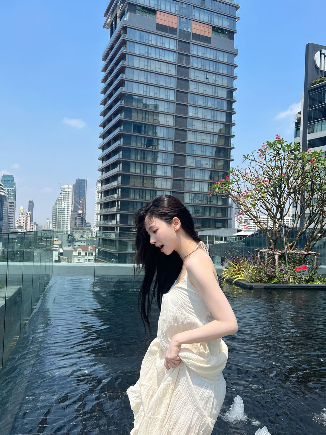 230325 aespa Twitter Update with Karina #2