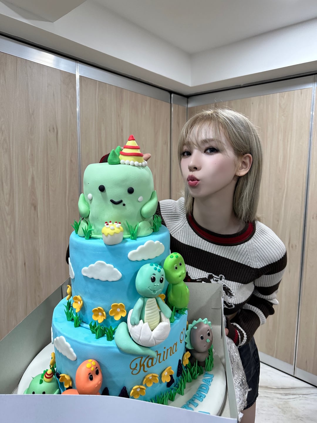 230412 aespa Twitter Update with Karina