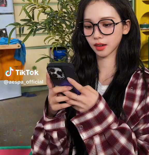 230803 aespa TikTok Update with Karina & Ningning