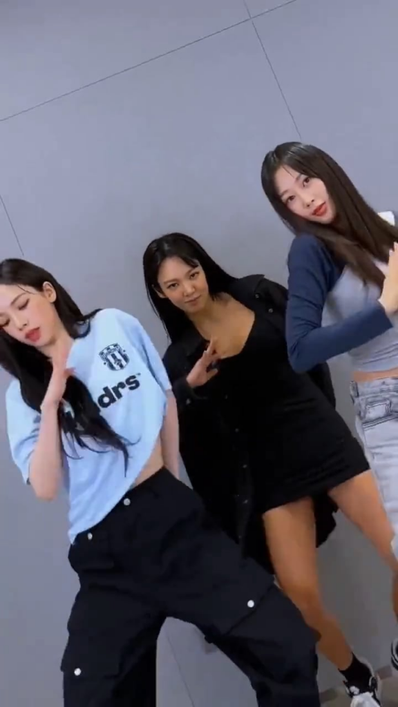 230823 Giselle TikTok Dance Challenge with Karina and SNSD Hyoyeon (HYO) for "Picture"