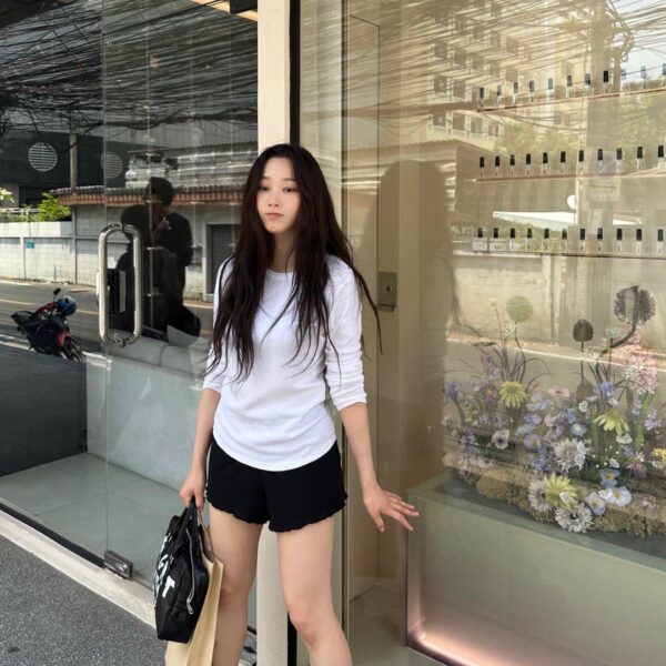 230325 aespa Twitter Update with Giselle (2)