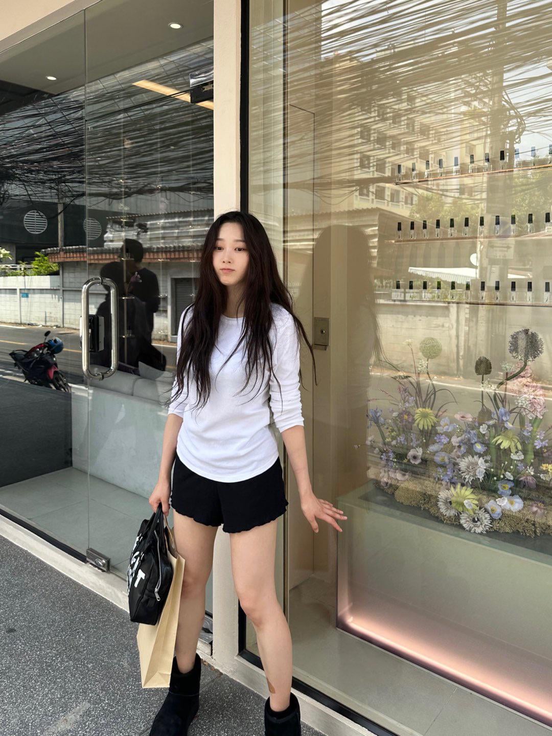 230325 aespa Twitter Update with Giselle (2)