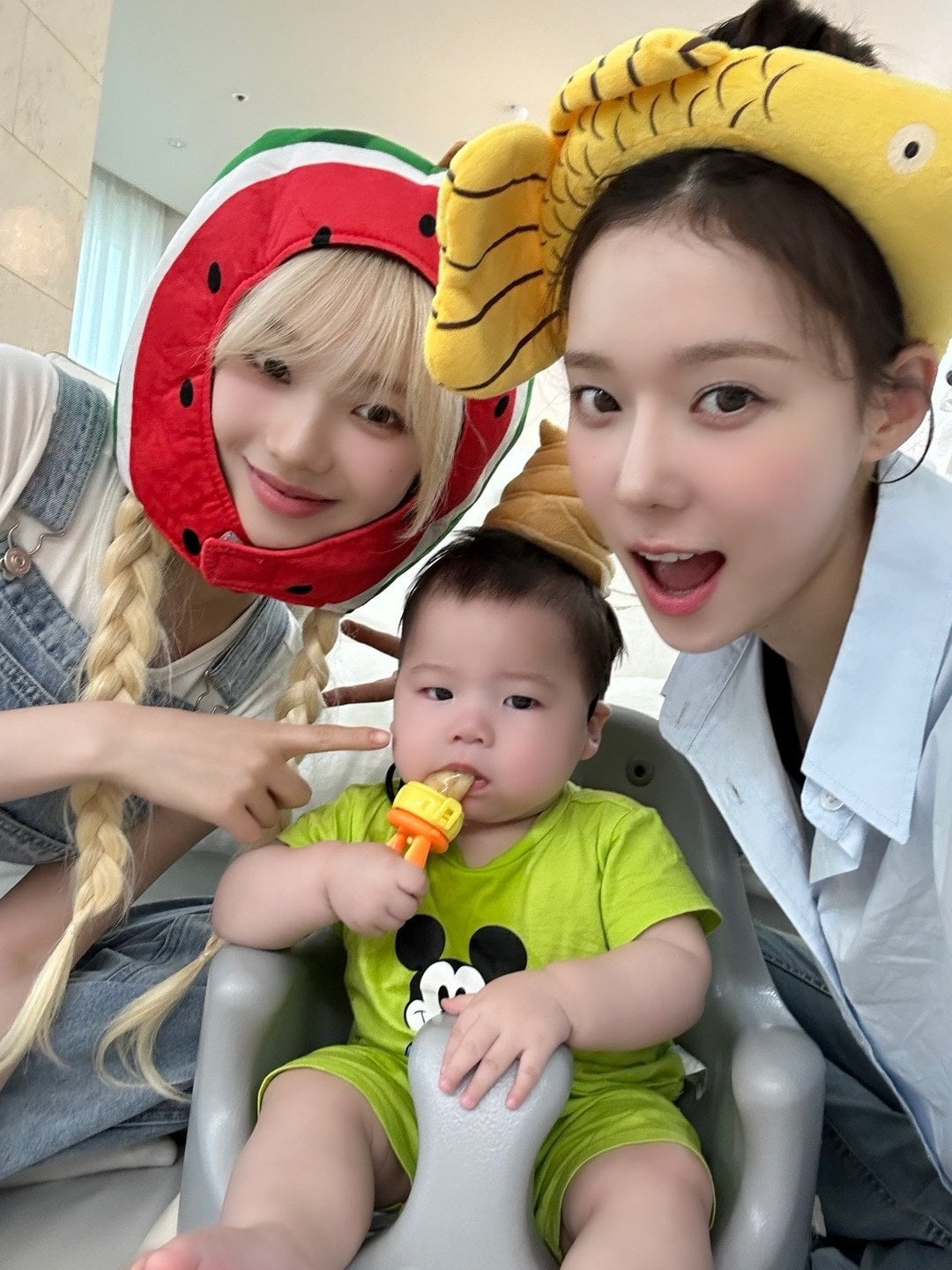 230513 kbs_super Twitter Update with Karina & Winter