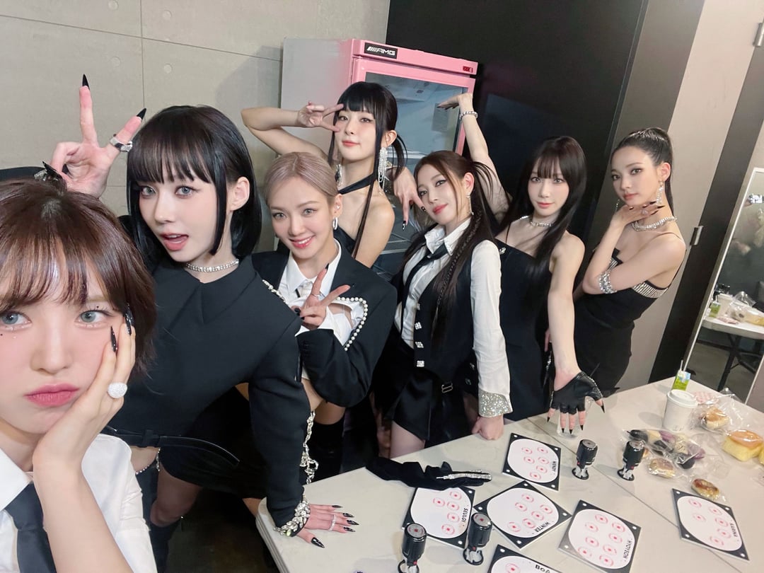 230125 Girls On Top Twitter Update with Karina and Winter