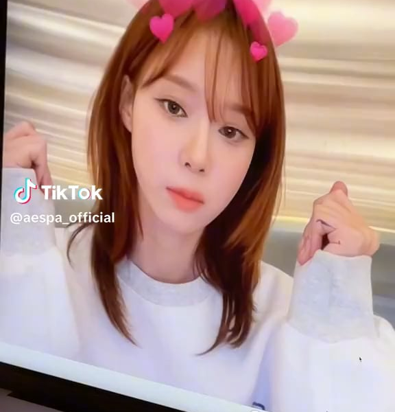 230920 aespa TikTok Update with Giselle & Winter - MY pov ⭐️💻🌙