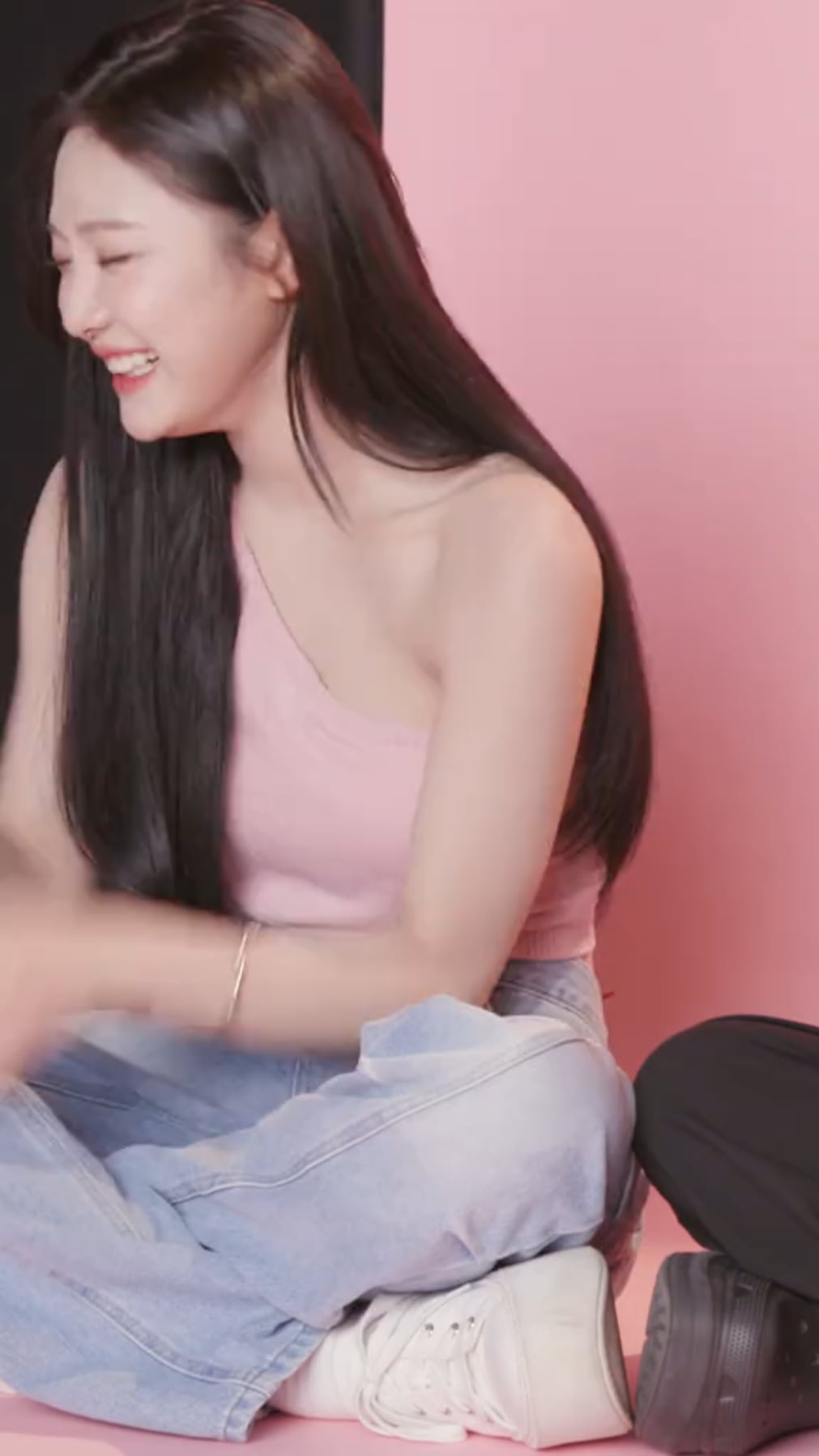 230927 BuzzFeed TikTok Update with aespa - Puppy Interview Teaser #1