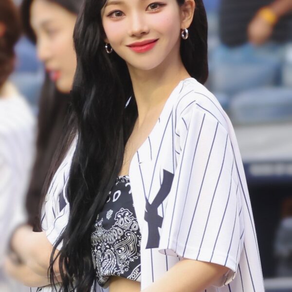 230608 Karina