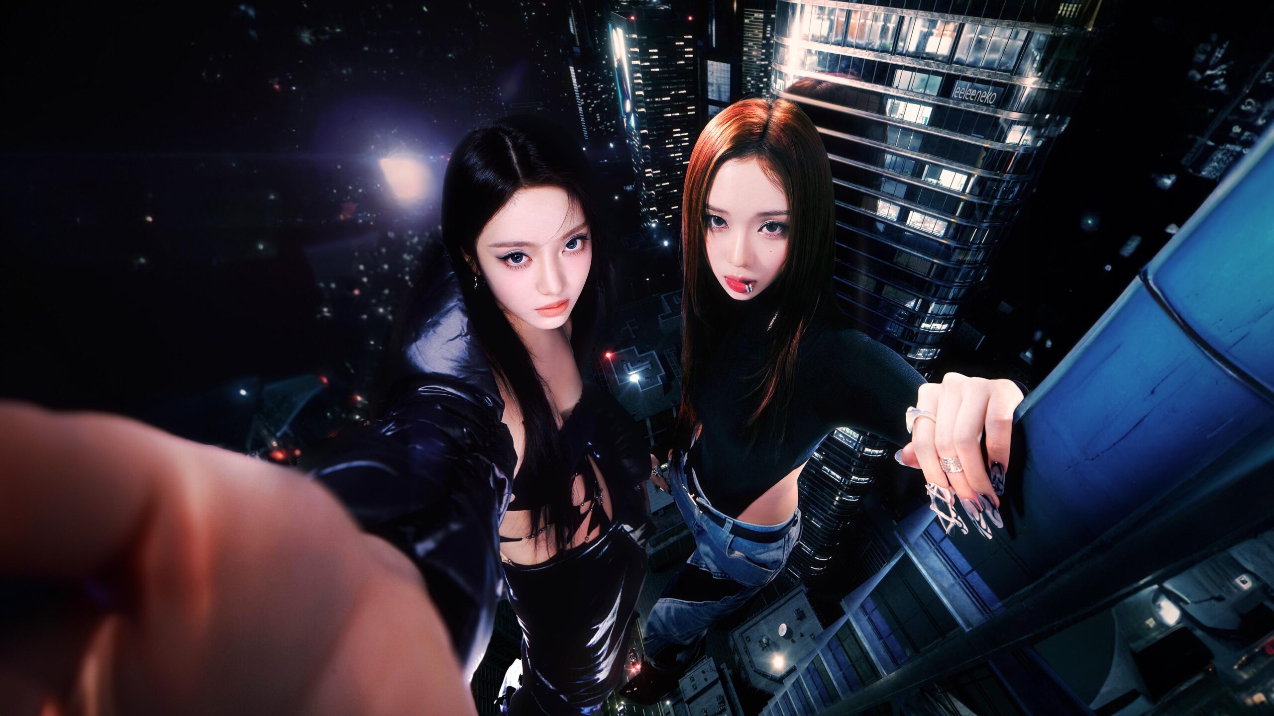 I merged NingNing's and Winter's teaser pictures into one