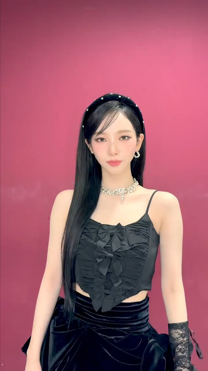 231118 aespa TikTok Update with Karina - #ImtheDrama with Weeekly Park Soeun & Jihan 💞💙