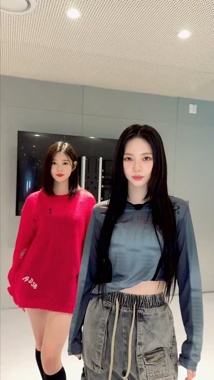 231110 aespa TikTok Update with Karina - #ImtheDrama with 💗💛❤️💙 (with LE SSERAFIM Kim Chaewon, Choi Yena & Kim Minju)