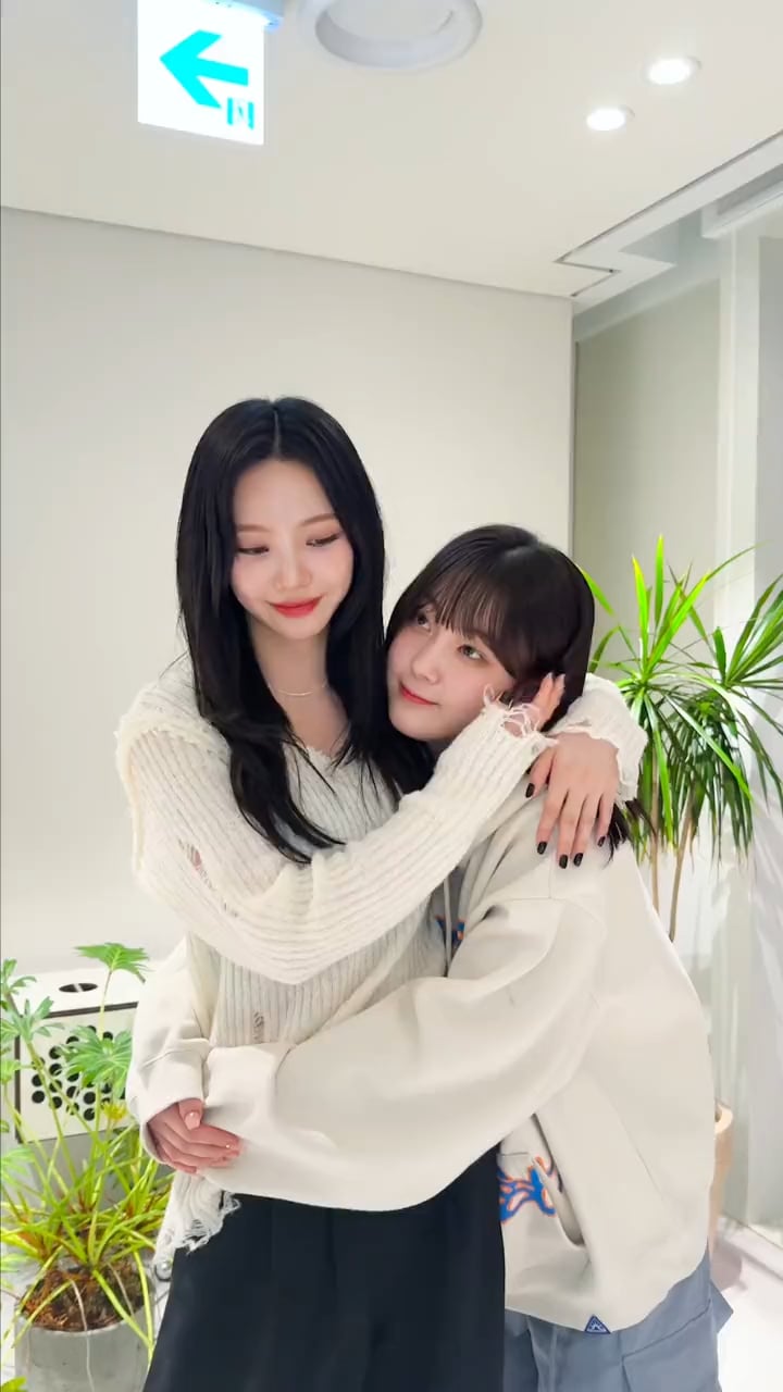 231116 aespa TikTok Update with Karina - #ImtheDrama with Kep1er Chaehyun 🎞️💙