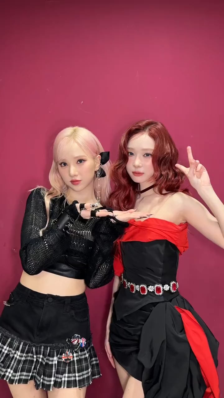 231112 VIVIZ TikTok Update with Winter - Drama-ma-ma-ma MANIAC 🎬 (MANIAC Challenge with VIVIZ Eunha)