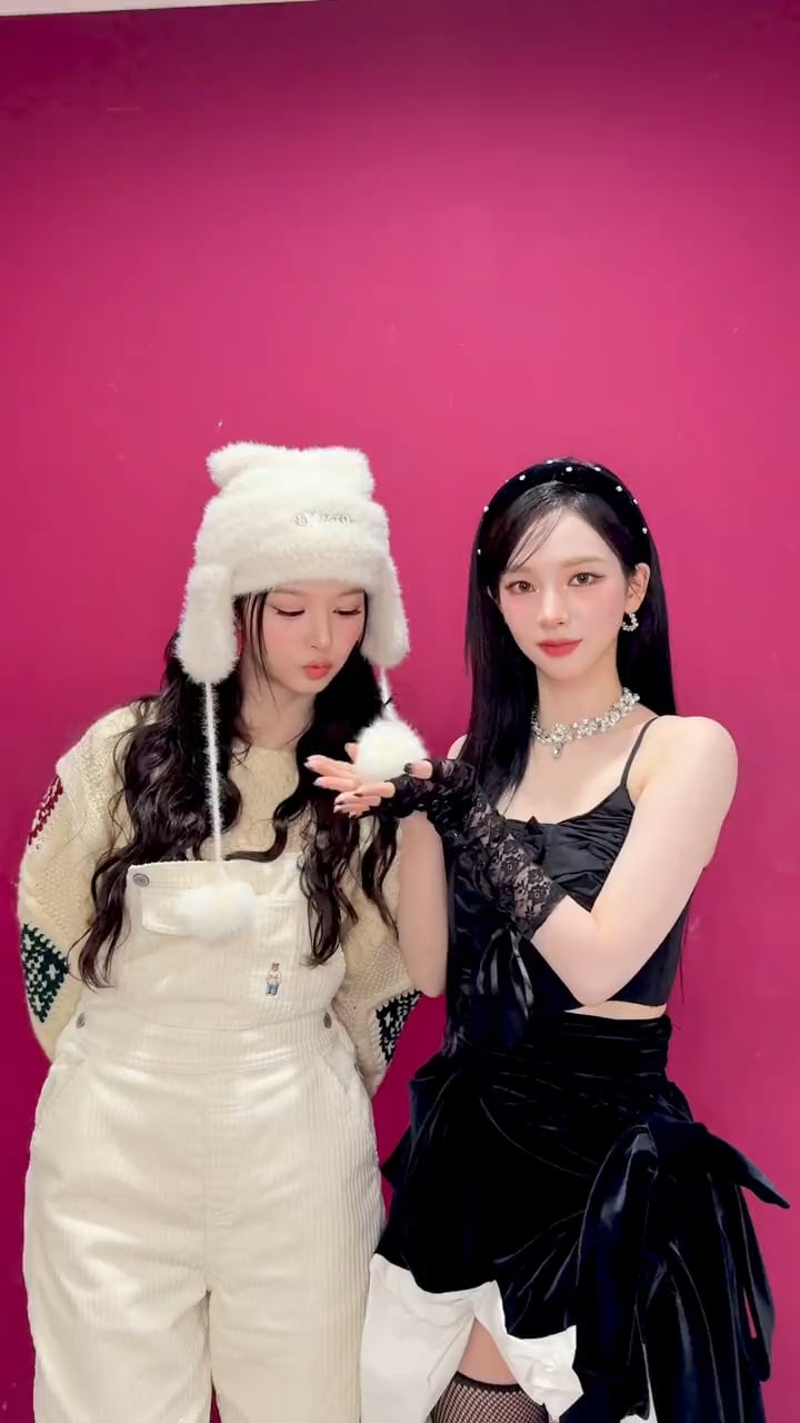 231122 aespa TikTok Update with Karina - #ImtheDrama with NMIXX Sullyoon 🤍💙