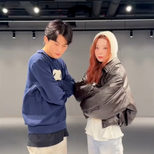 231110 NCT 127 TikTok Update with Winter - Fact Check Dance Challenge with Mark (1)