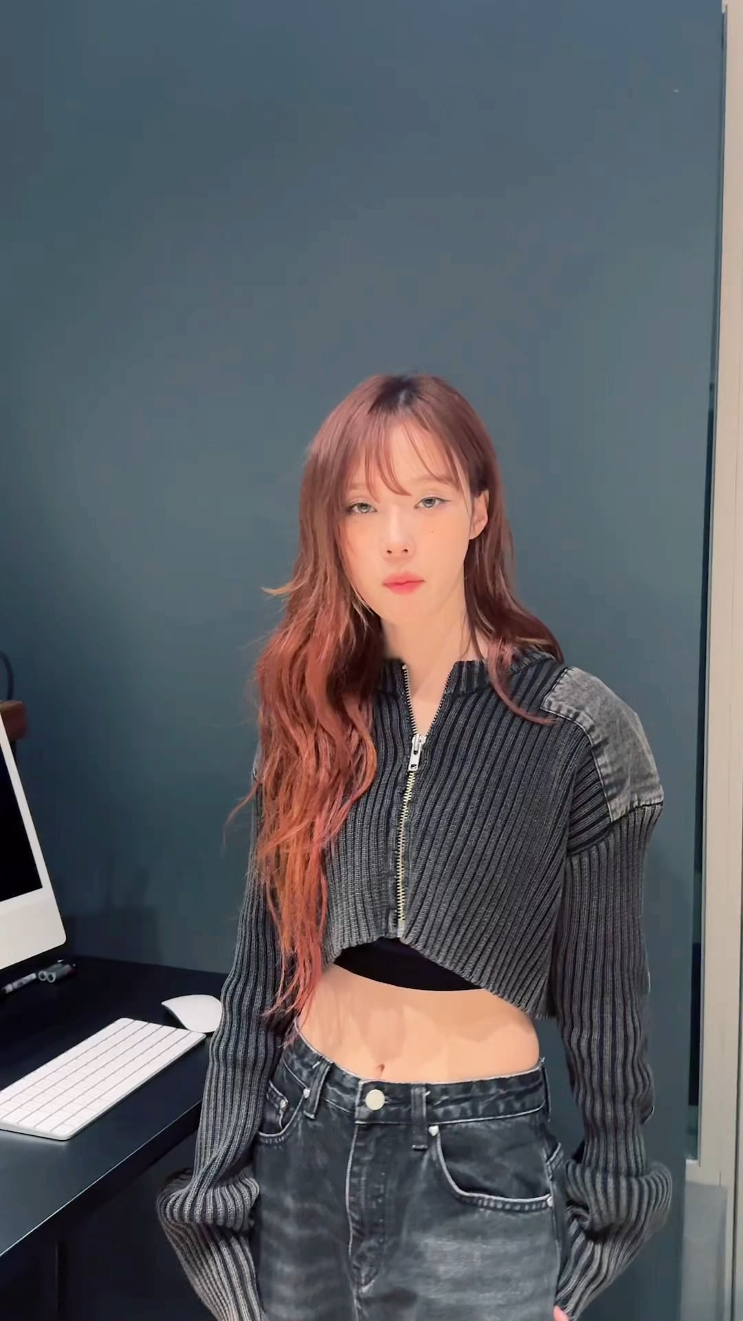 231124 aespa TikTok Update with Winter - 🧐❔