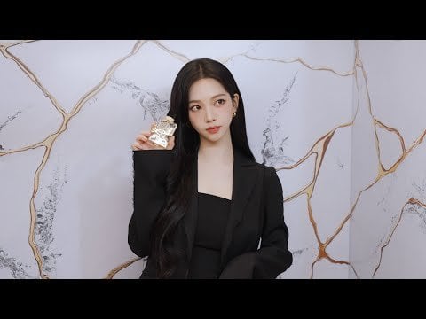 231220 Karina - Yves Saint Laurent Beauty 2023 Holiday Event Behind