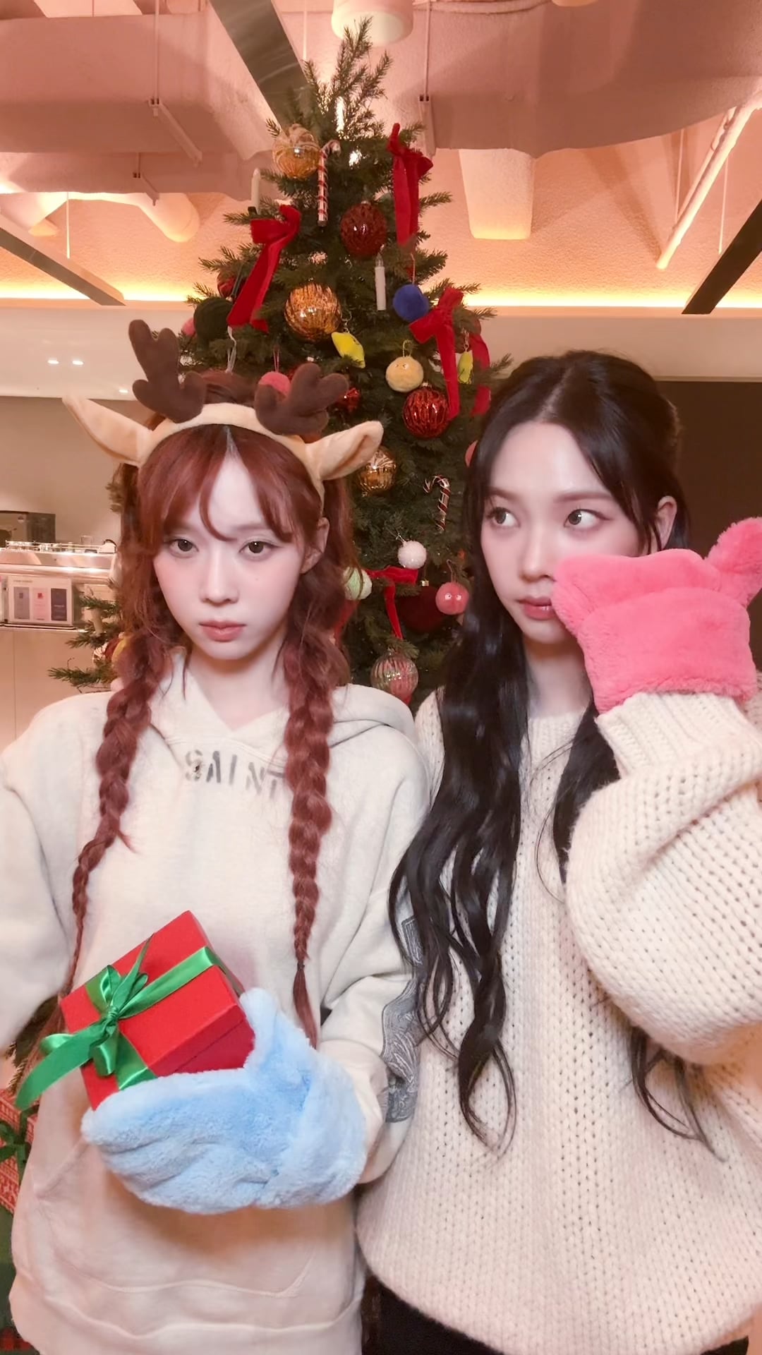 231221 aespa TikTok Update with Winter & Karina - Knowing me better than myself, Will become a habit of yours💙🤍 #Jinglebellrock_Challenge 🤟