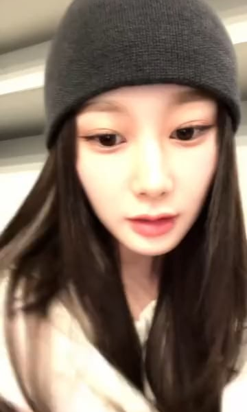 231220 aespa TikTok Update with Giselle - know that its christmas time ❄️