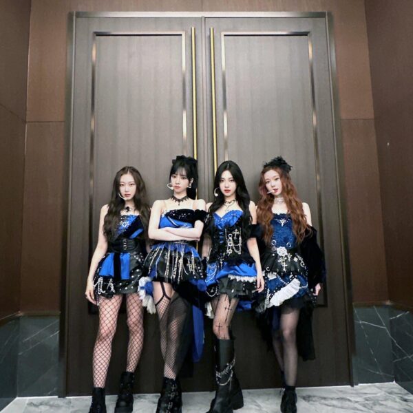 231226 aespa Twitter Update - Holiday with MYs 💙🖤