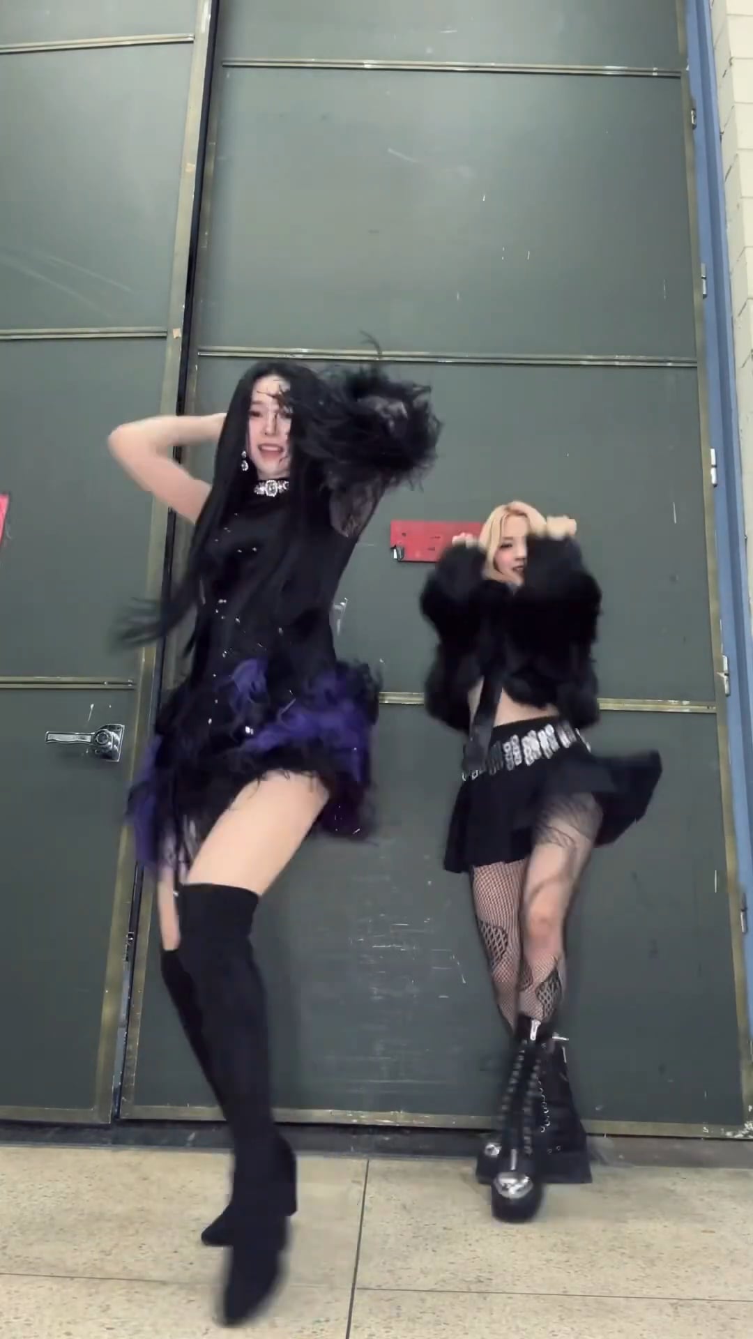 240103 aespa TikTok Update with Karina - 1, 2, 3 💃 (with ITZY Ryujin)