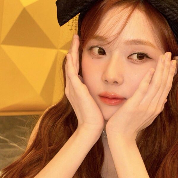 240104 aespa Japan Twitter Update with Winter - January 1st was Winter's birthday💕 Thank you for all the congratulations ✨👍 present from WINTER!!⭐️