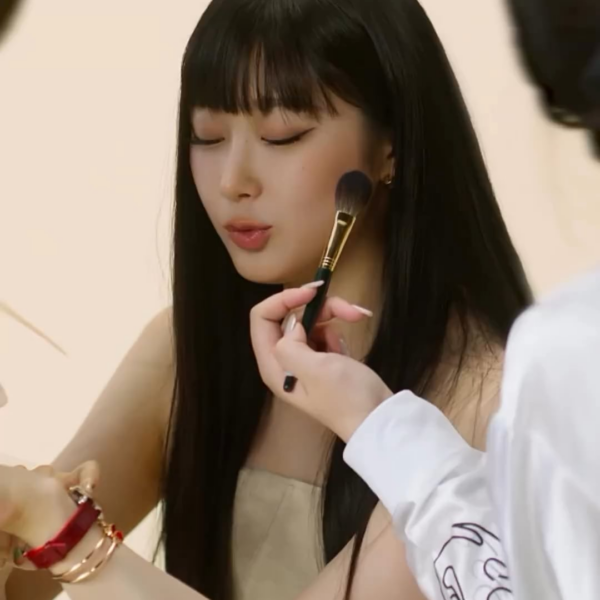 240209 aespa x Chopard — “The best gift? #Chopard!”