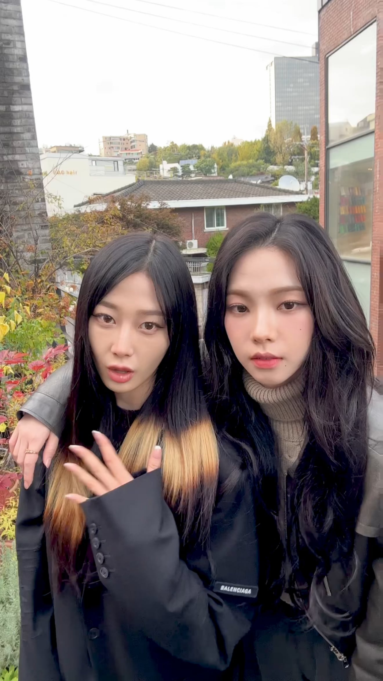 240217 aespa TikTok Update with Karina & Giselle - #audiz of 🥒🍞 find ✈️