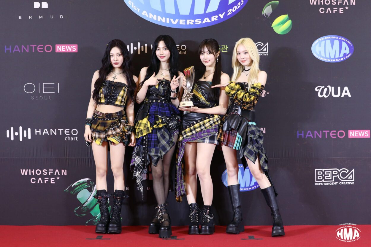 240218 Hanteo Music Awards Twitter Update With aespa - 📸Behind SHOT 🏆Artist of the Year