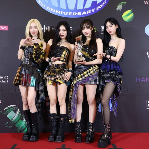 240218 Hanteo Music Awards Twitter Update With aespa - 📸Behind SHOT 🏆Artist of the Year 🏆Best Trend Leader 🏆Global Generation Icon Congratulations on winning three awards!