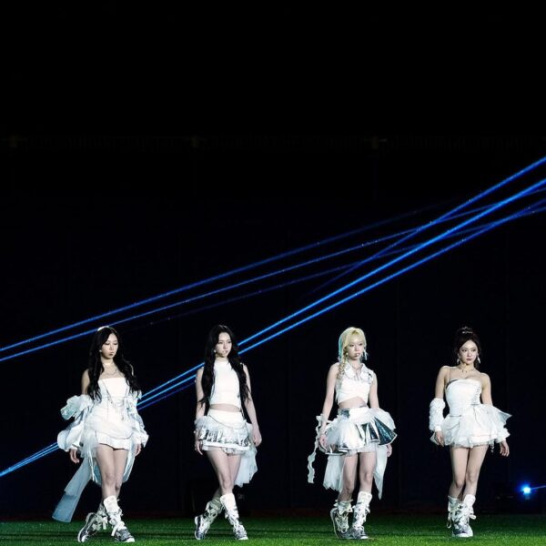 240321 Warner Records Twitter Update with aespa - Our girls stunned at this year's @MLB Seoul Series! Check out @aespa_official's opening performance of "Drama" before Game 1 of #SeoulSeries! ⚾️