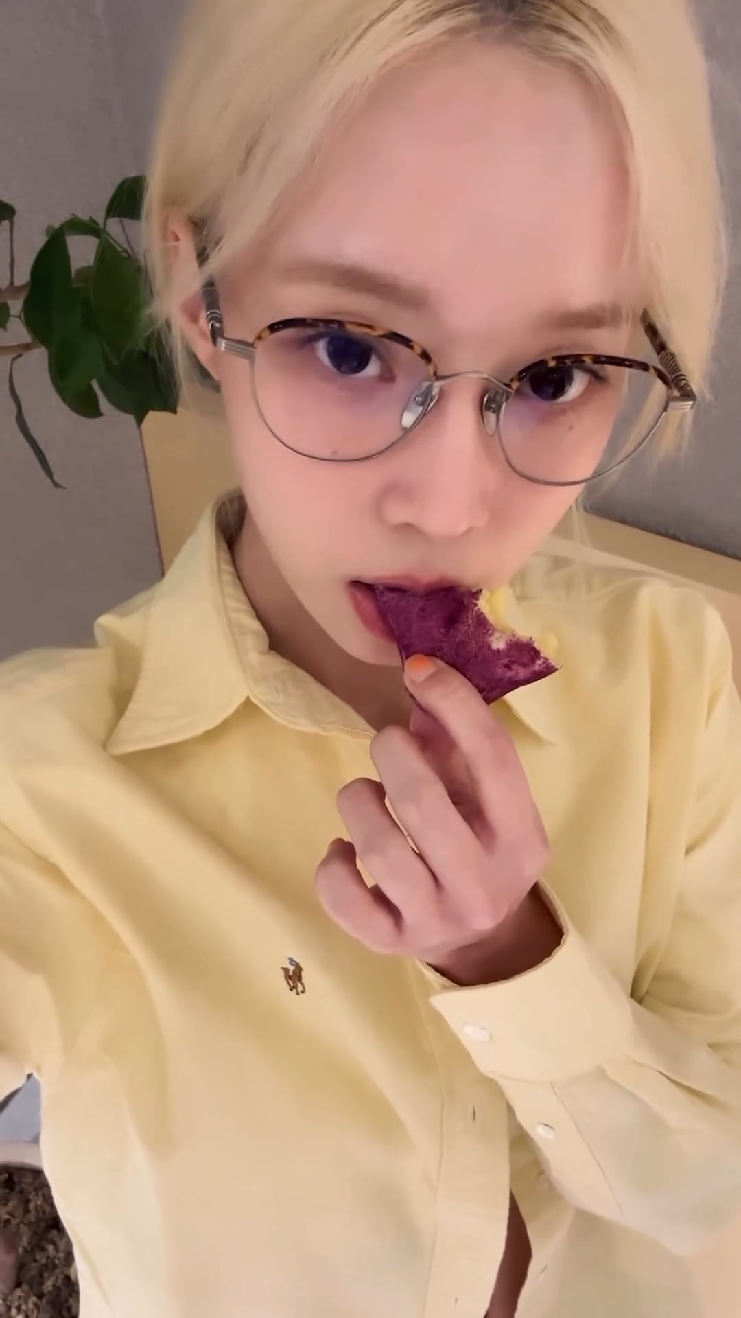240410 aespa TikTok Update with Winter - 👀🌟