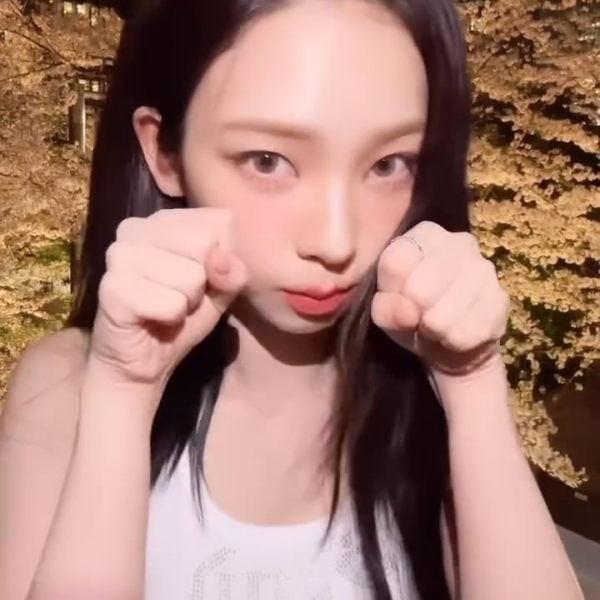 240409 aespa TikTok Update with Karina - 🧊🐈‍⬛🧊