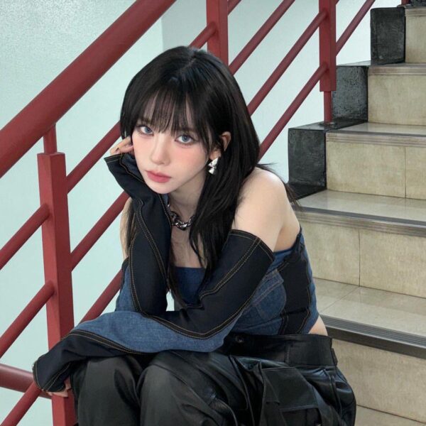 I need help with buying Karina photocards