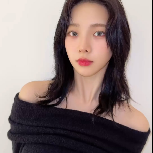 240424 aespa Tiktok Update with Karina - 🐣⁉️ 🐈‍⬛❗️