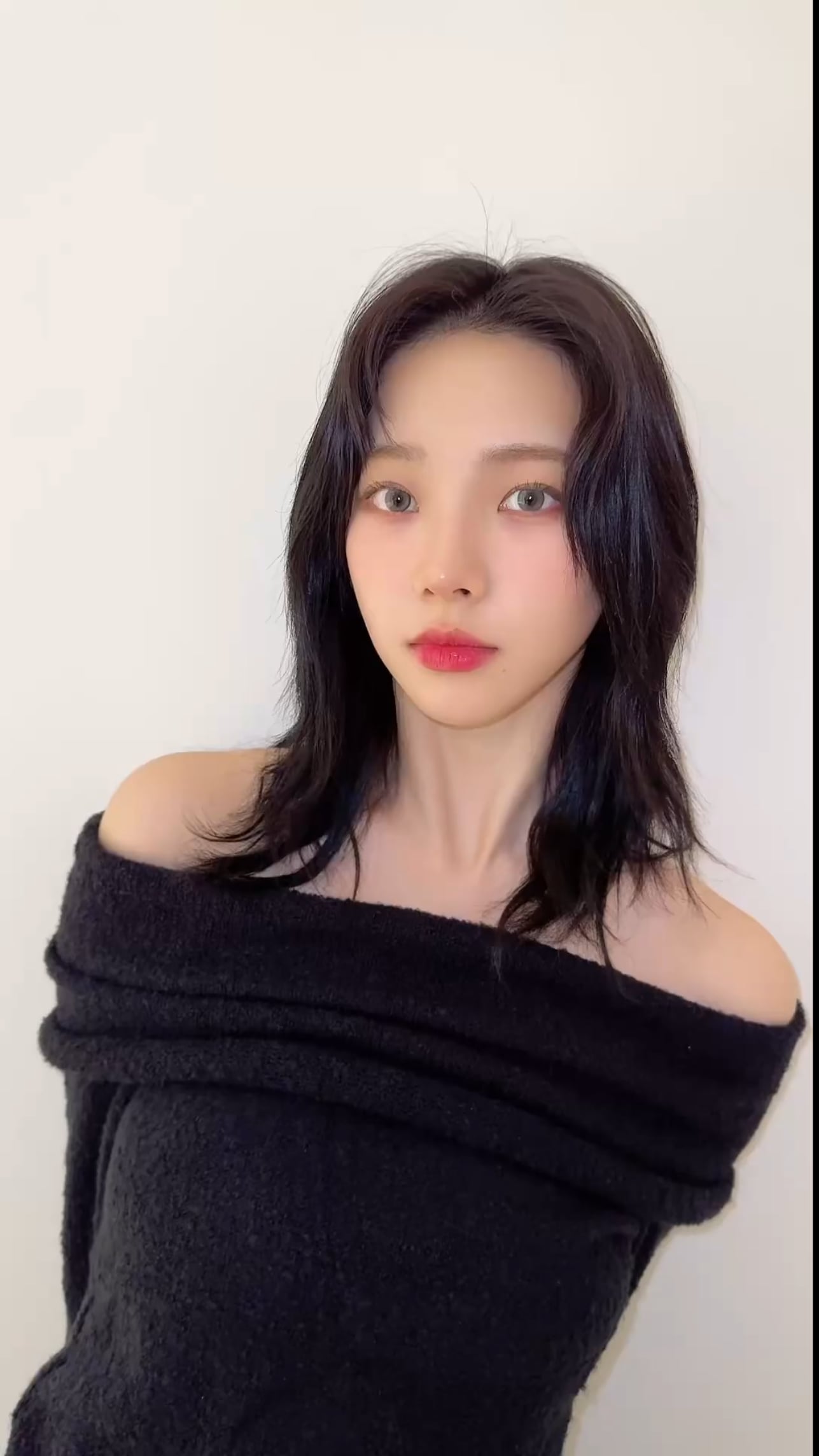 240424 aespa Tiktok Update with Karina - 🐣⁉️ 🐈‍⬛❗️