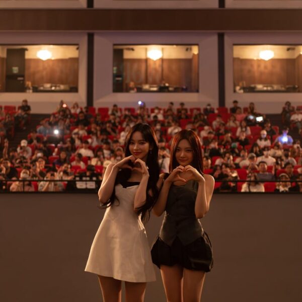 240417 ScreenX Official Twitter Update with Karina and Ningning - aespa: WORLD TOUR in cinemas Stage Greeting
