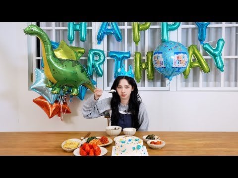 240411 Karina - [🎂] Adult seaweed soup has more meat than seaweed~! 😎✌ ️ | Happy KARINA's Day💙