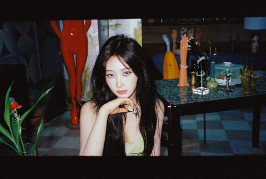 240502 aespa Twitter Update with Giselle and Karina - 🛸sǝuǝɔS ǝɥʇ puı̣ɥǝꓭ ǝpoƆ ɥɔunɐꓶ 'uoppǝƃɐɯɹⱯ' ɐdsǝɐ (🛸 aespa ‘Armageddon’ Launch Code Behind the Scenes)