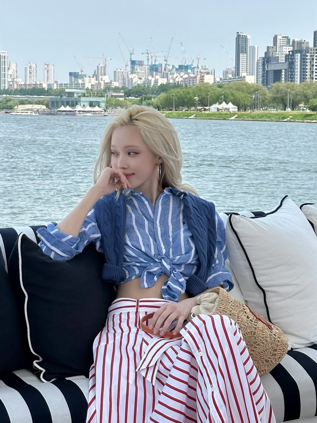 240509 aespa Twitter Update with Winter - Only Polo : The Art of Escape 🏖️🩵