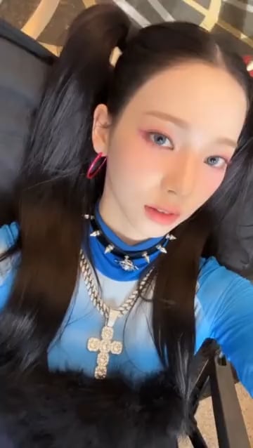 240517 aespa TikTok Update with Karina - 😈💙