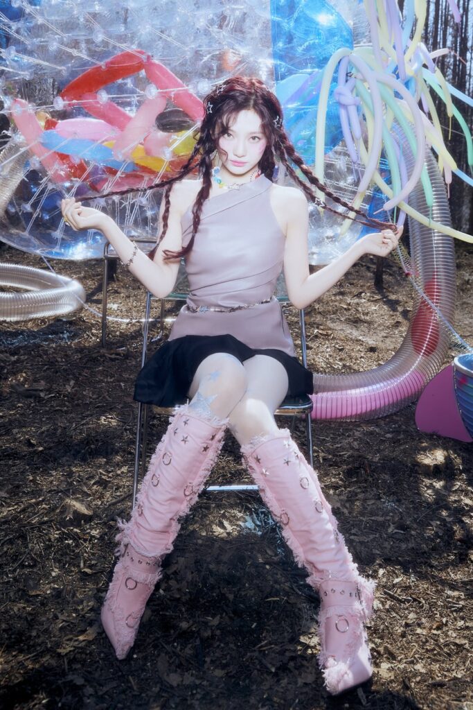 240515 NingNing - Long Chat (#♥) (Universe Teaser Images #1)