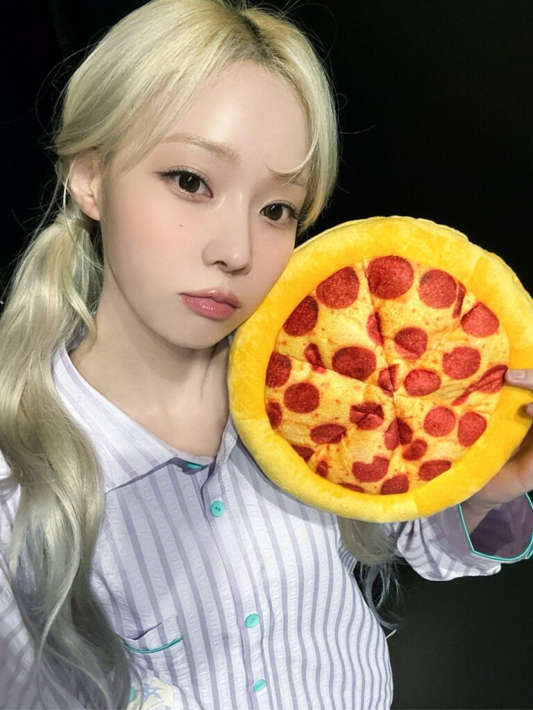 240610 aespa Twitter Update - Guess where I am! 🎟✨