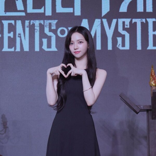 240618 Netflix K-Content Twitter Update with Karina - can they look just as cool in the face of danger? Agents of Mystery arrives today, only on Netflix